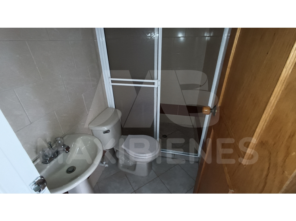 APARTAMENTO EN ARRIENDO EN EL SECTOR DE ESTADIO — foto 3
