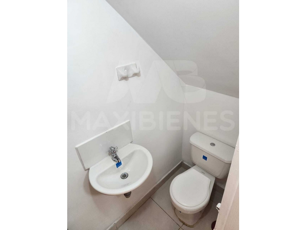 LOCAL EN ARRIENDO EN EL SECTOR DE SANTA LUCIA — foto 6