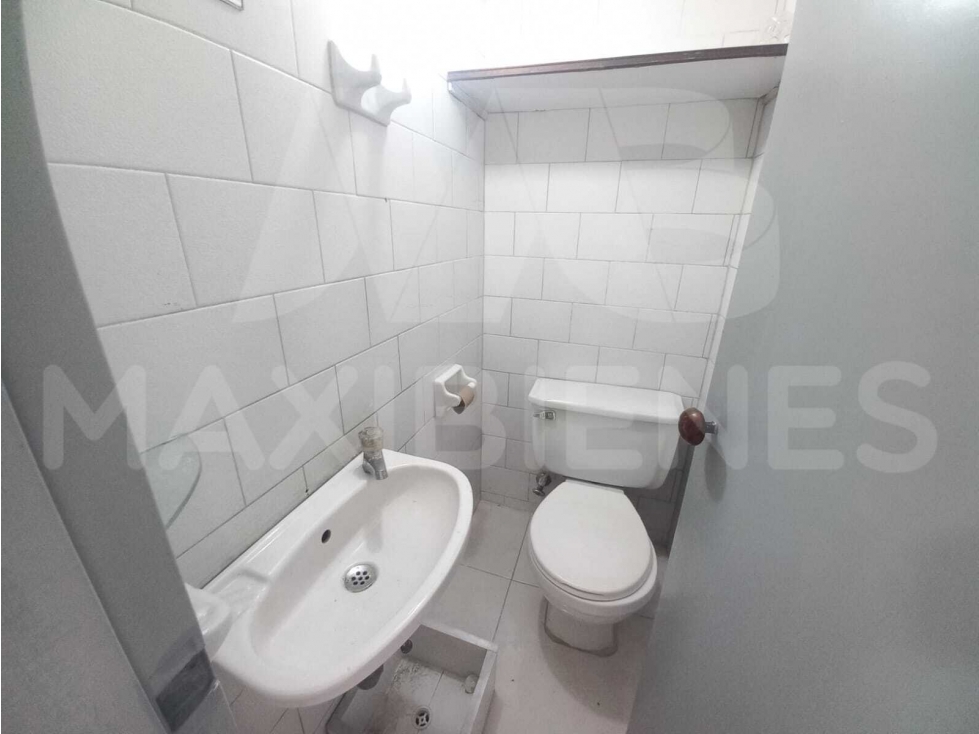 LOCAL EN ARRIENDO EN EL SECTOR DE SANTA LUCIA — foto 6