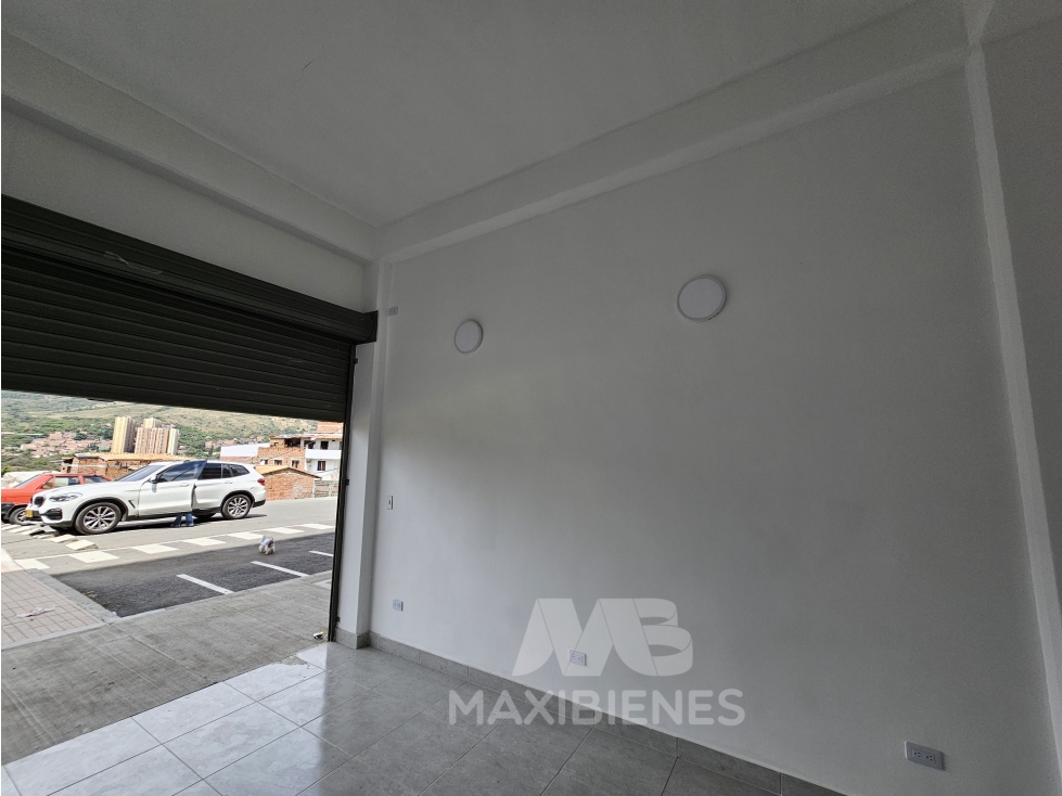 LOCAL PARA ARRIENDO UBICADO EN COPACABANA - 4