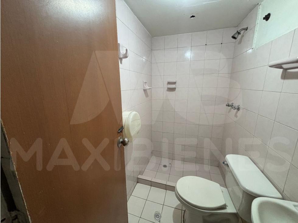 LOCAL EN ARRIENDO EN EL SECTOR DE SANTA LUCIA — foto 6
