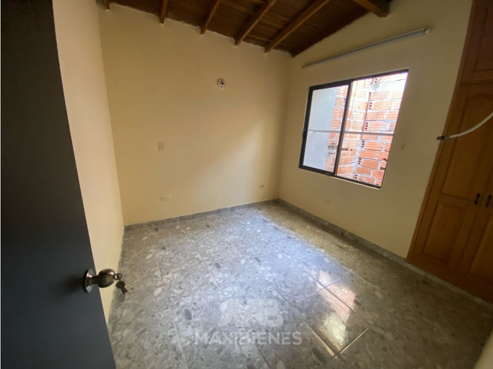 CASA PARA ARRIENDO UBICADO EN COPACABANA - 4