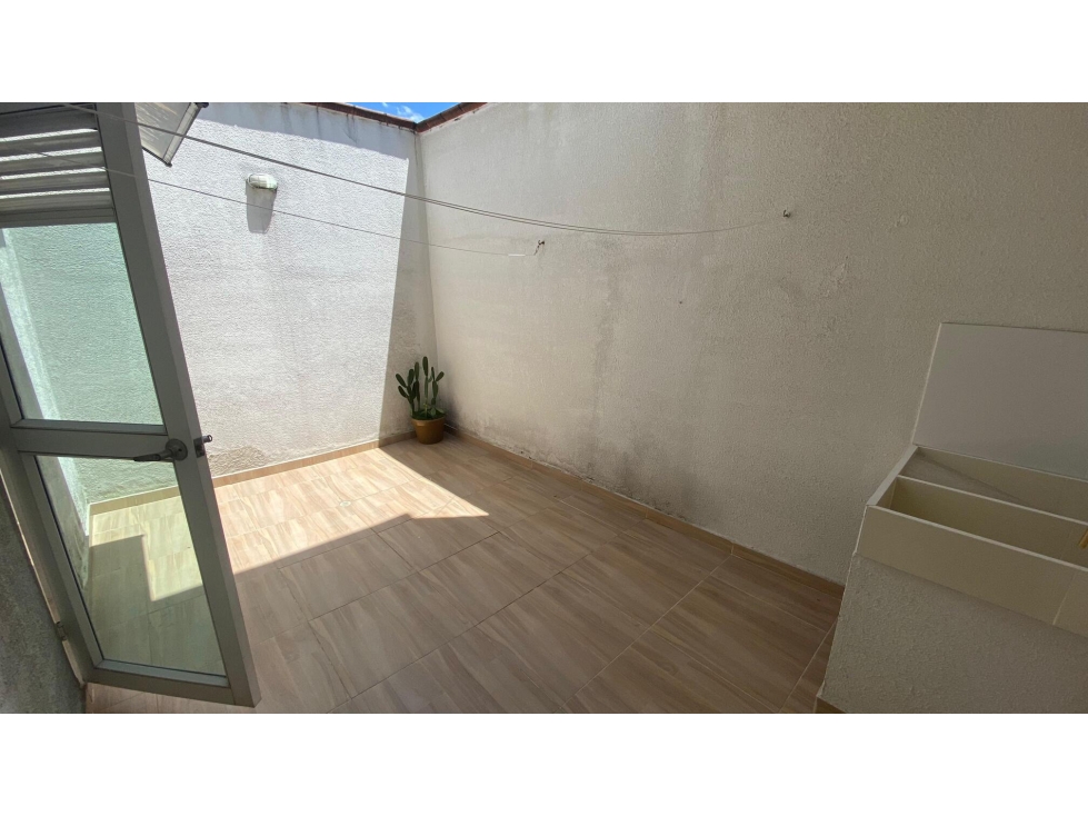 APARTAESTUDIO EN ARRIENDO SECTOR LAURELES — foto 6