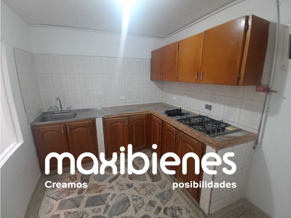SE ARRIENDA CASA EN MACHADO.