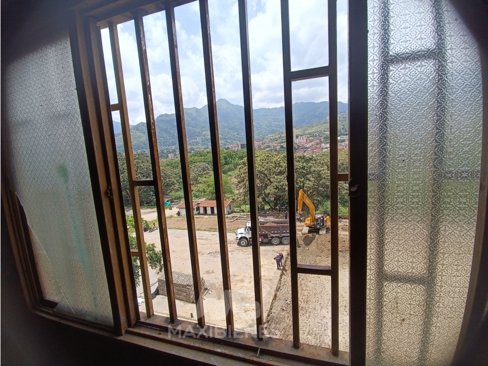 BODEGA PARA ARRIENDO UBICADO EN BELLO - 6