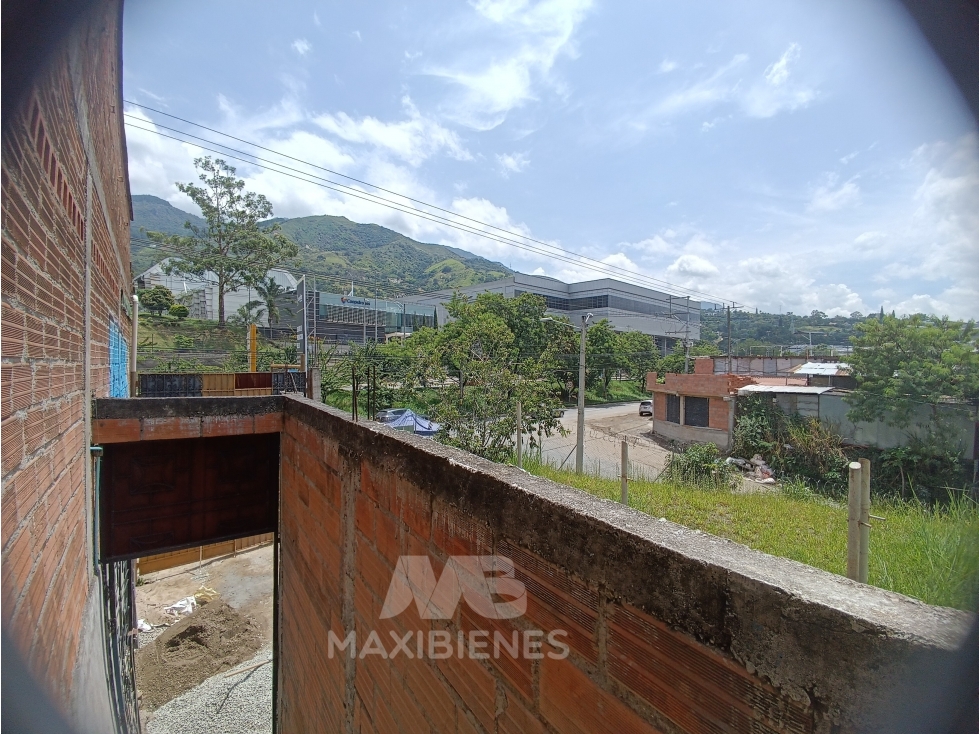 BODEGA PARA ARRIENDO UBICADO EN BELLO - 2