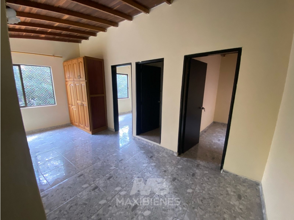 CASA PARA ARRIENDO UBICADO EN COPACABANA - 2