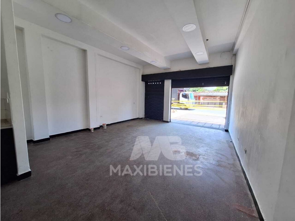 SE ARRIENDA LOCAL EN BELLO - 2