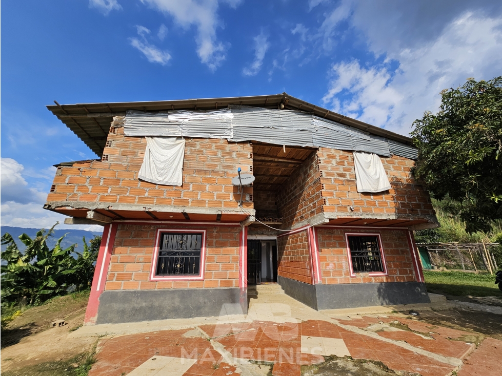 CASA EN ARRRIENDO UBICADO EN GIRARDOTA - 1