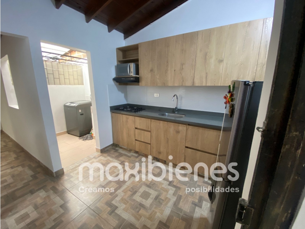 SE ARRIENDA CASA EN CABAÑAS BELLO.
