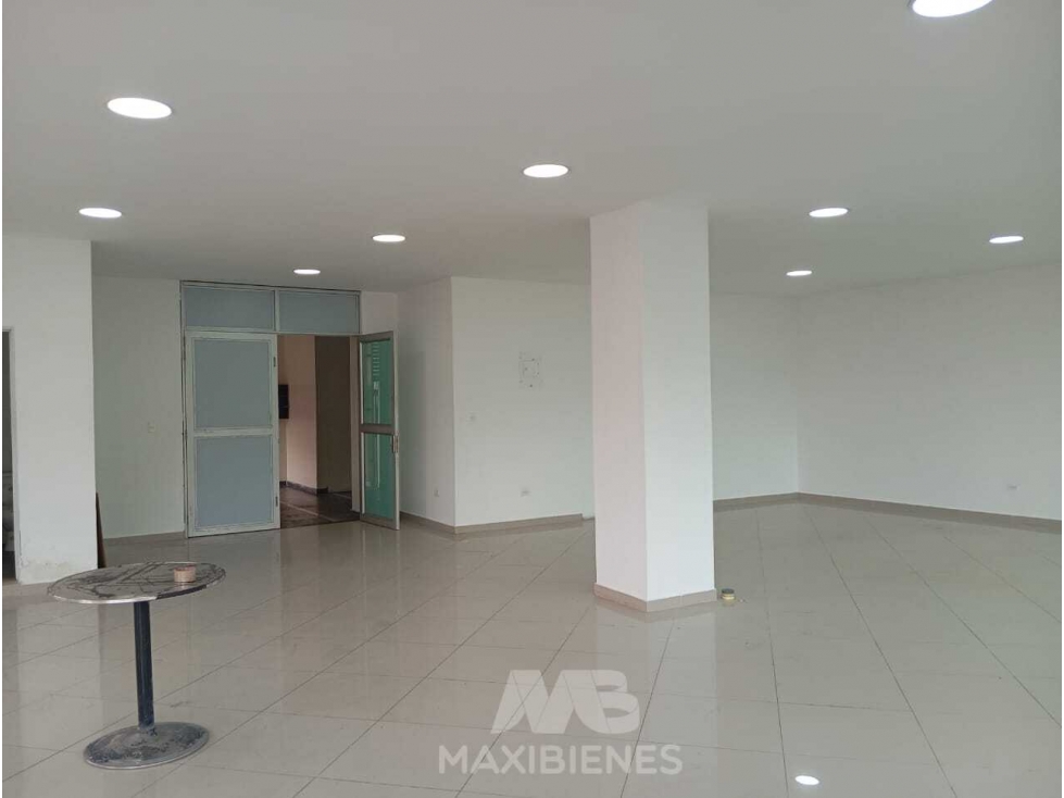 LOCAL PARA ARRIENDO UBICADO EN COPACABANA - 4