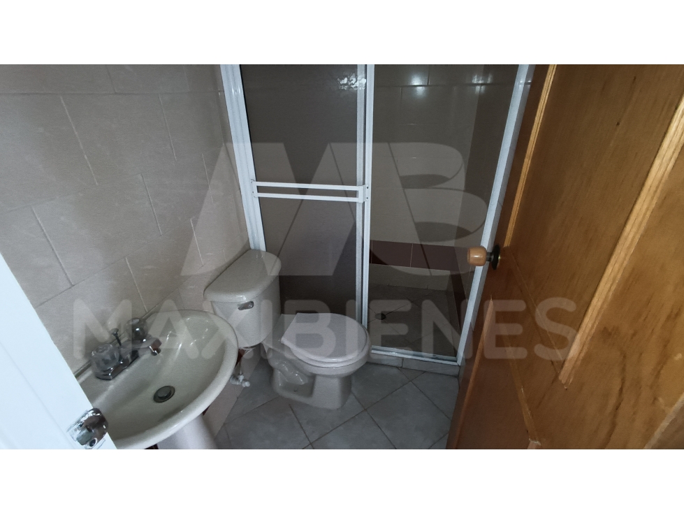APARTAMENTO EN ARRIENDO EN EL SECTOR DE ESTADIO — foto 3