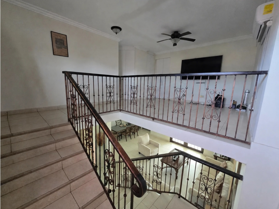 VENTA DE CASA EN MIRADOR HILLS — foto 2