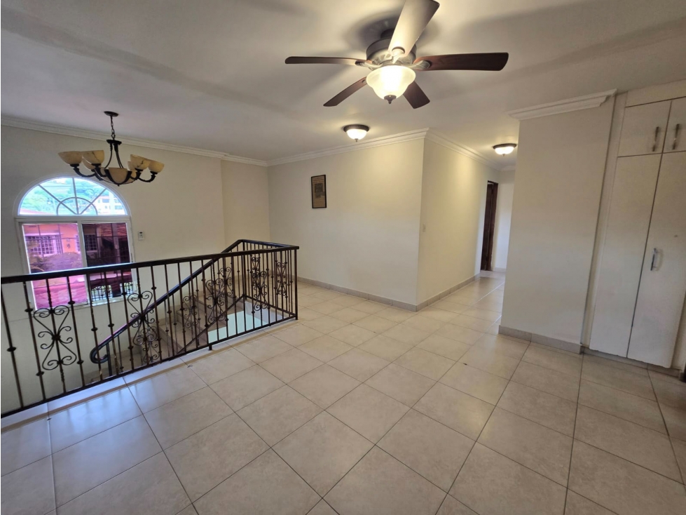 VENTA DE CASA EN MIRADOR HILLS — foto 3