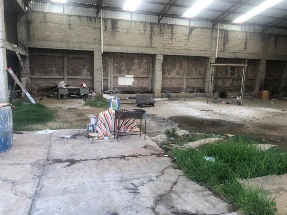 RENTA DE ESPACIOSA Y BIEN UBICADA BODEGA EN CARRETERA MÉXICO-PACHUCA - 1