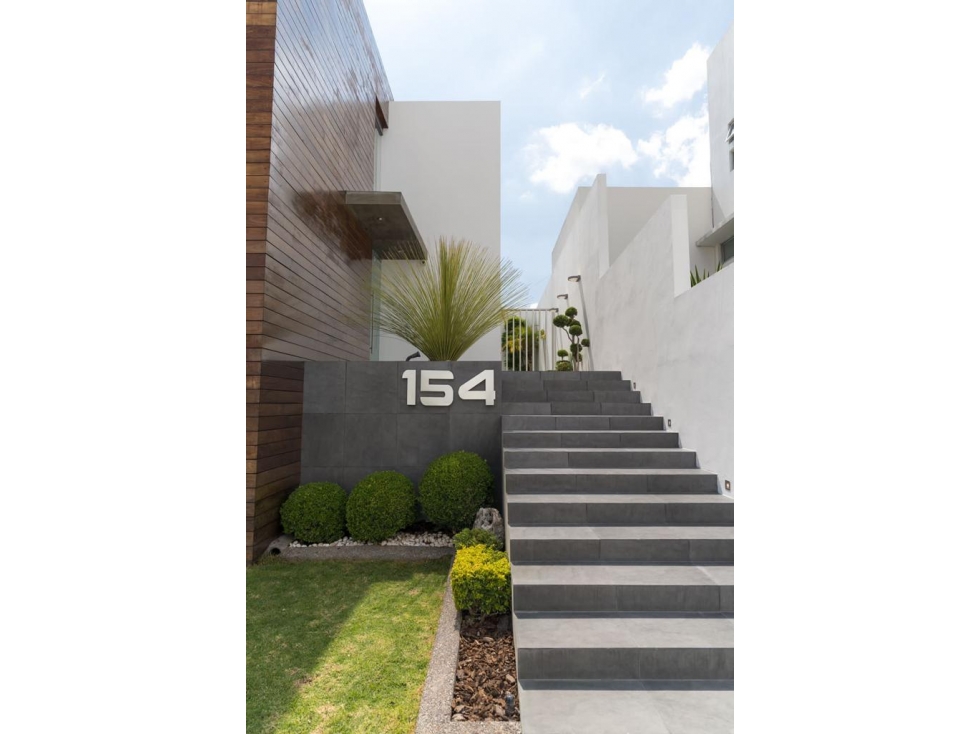 PRECIOSA RESIDENCIA EN ZONA PLATEADA PACHUCA, HIDALGO.