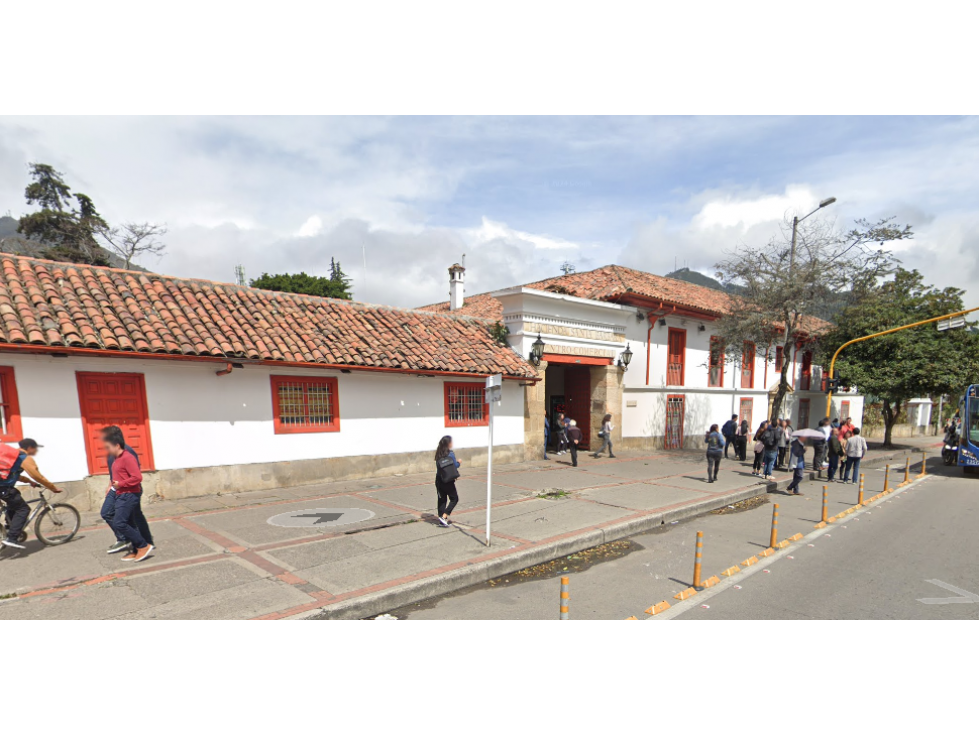 Local Nro. 201 - Centro Comercial Santa Barbara, Bogotá