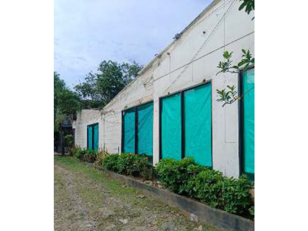Bodega Comercial - Lote en Apartadó Calle 104 # 108 - 05 - 4