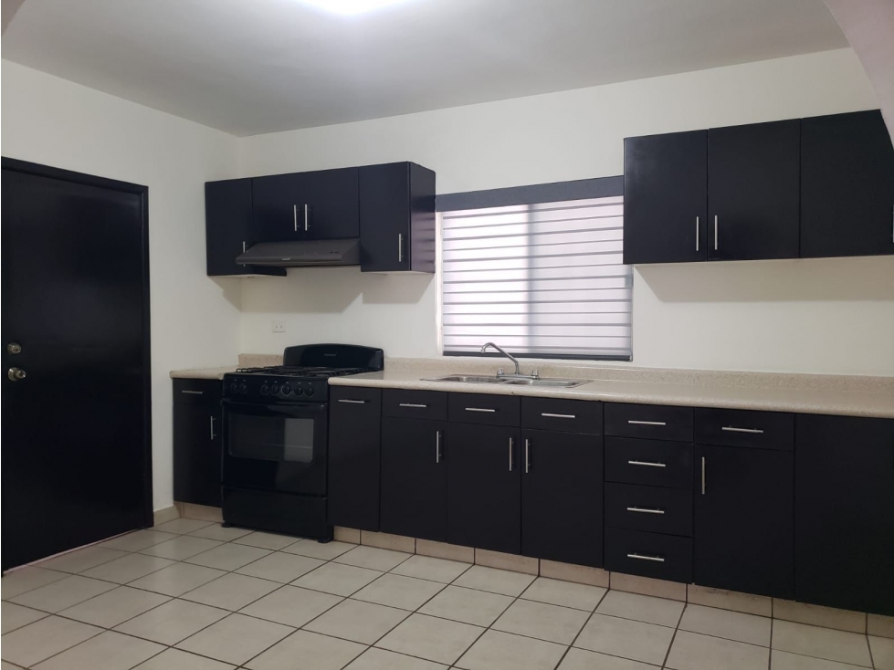 SE RENTA HERMOSA CASA C. YAQUI EN CIUDAD OBREÓN - 4