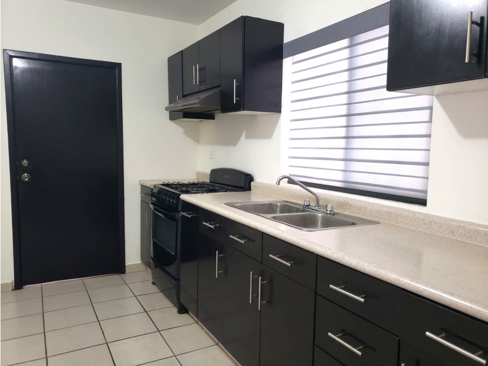 SE RENTA HERMOSA CASA C. YAQUI EN CIUDAD OBREÓN - 6