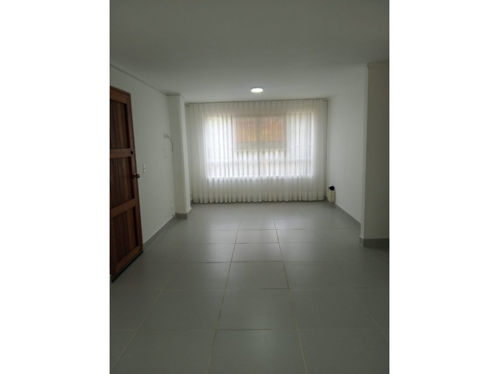 Ofrecemos para la venta Apartamento, sector Inferior con los parra — foto 2
