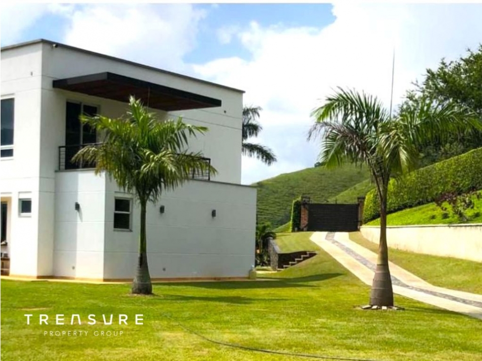 Hermosa propiedad con dos casas modernas — foto 6