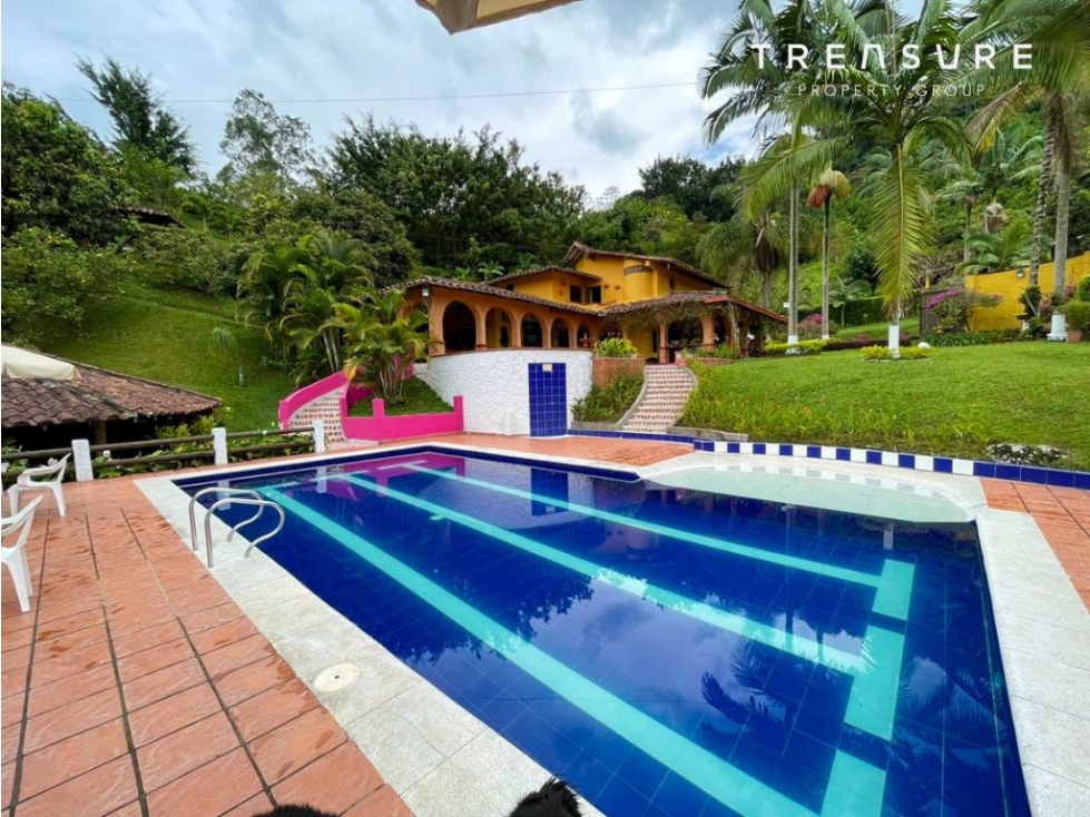 Hermosa Finca a la venta en Girardota