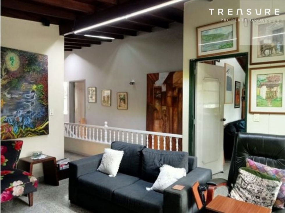 Casa en VENTA, los Colores.