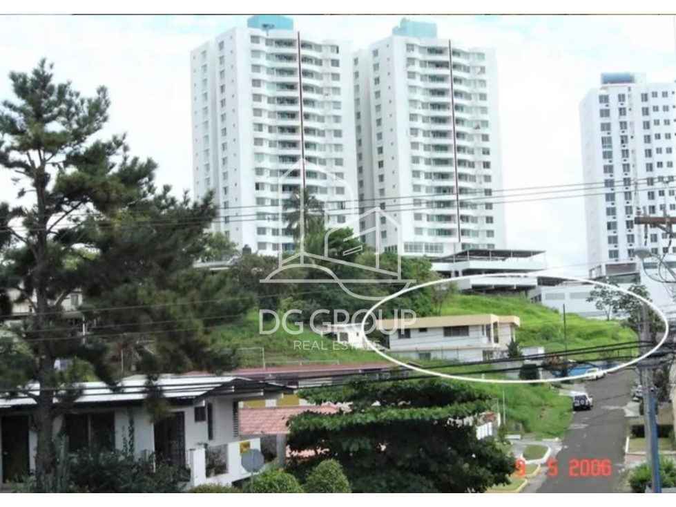 Venta de Lote en 12 de Octubre