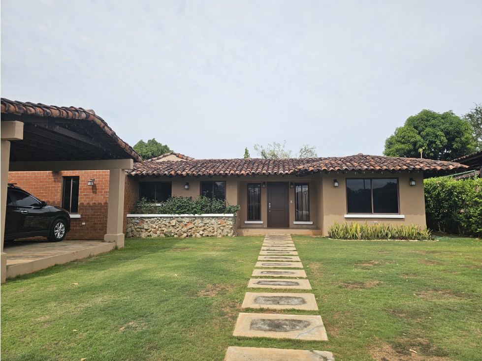 Alquiler/Venta de casa en Residencial Cubitá, Chitré