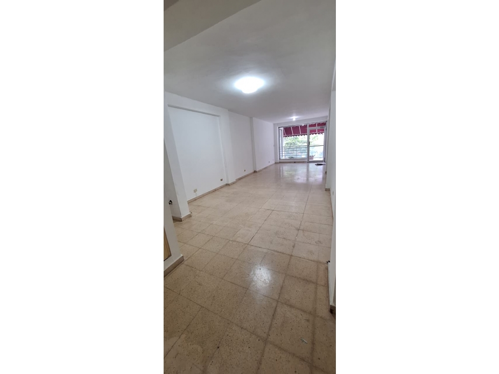 Alquiler de local comercial en Vía Argentina — foto 5