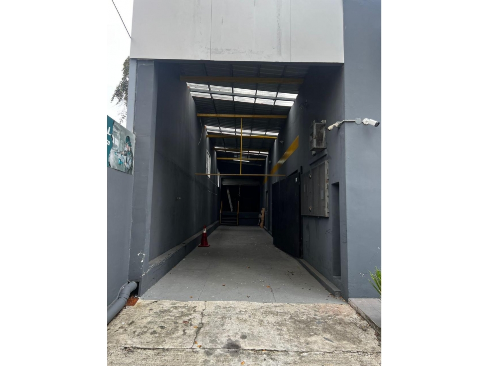 Alquiler de galera en San Francisco 200 m² — foto 2