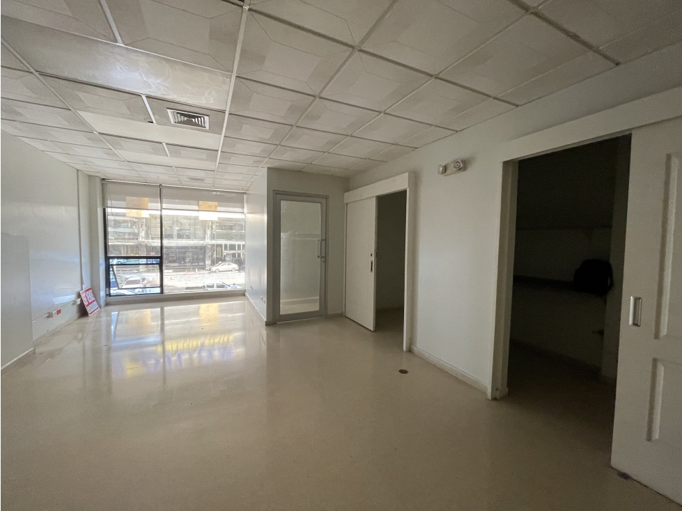 Alquiler de local comercial en Av. Balboa — foto 3