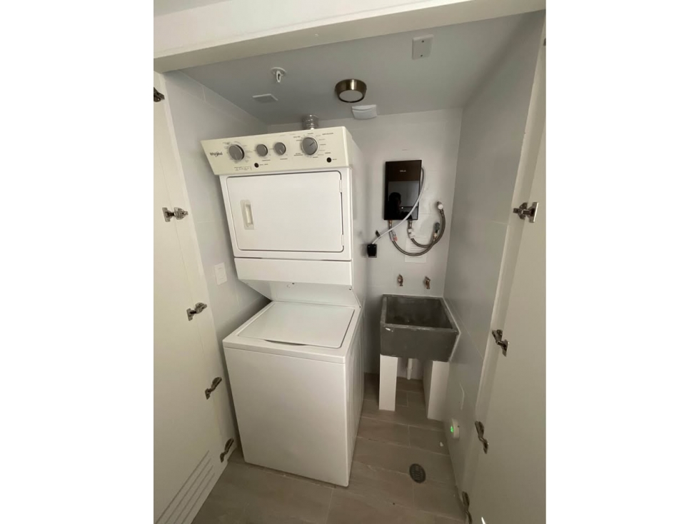 Alquiler de apartamento en Greenwood Tower, Tumba Muerto. MY — foto 6