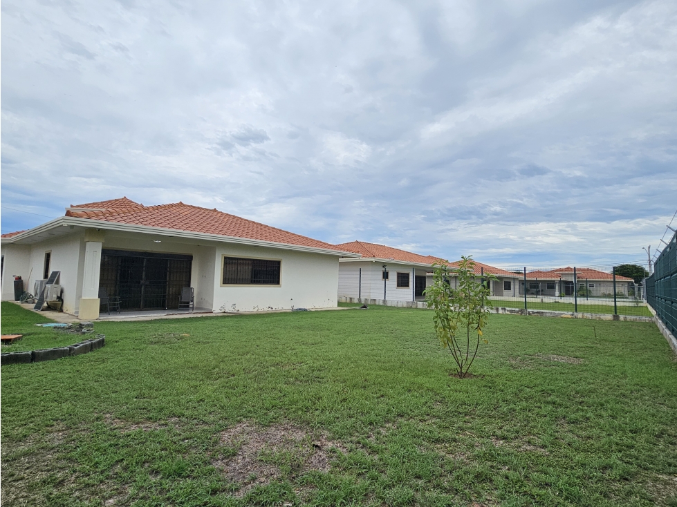 Se alquila casa en Tagua Village Monagrillo - Herrera. - 2