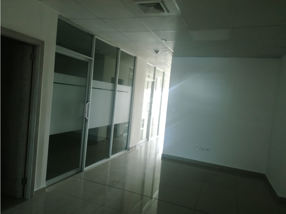 Alquiler de oficina en PH Plaza Real Costa del Este — foto 3