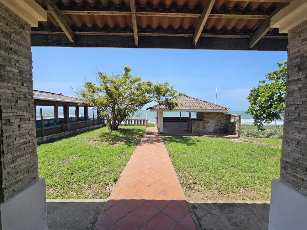Venta de casa con acceso directo al mar, Playa Uverito - 4