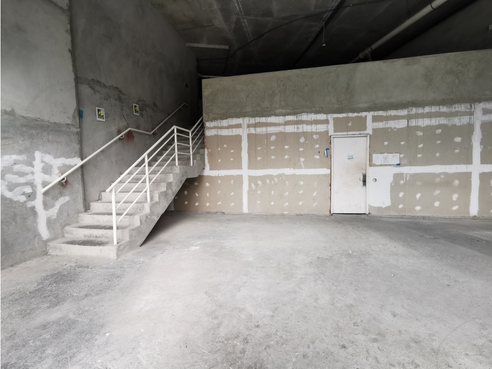 Venta/Alquiler de locales de 2 niveles en SKy Point, Tumba Muerto. LM — foto 3