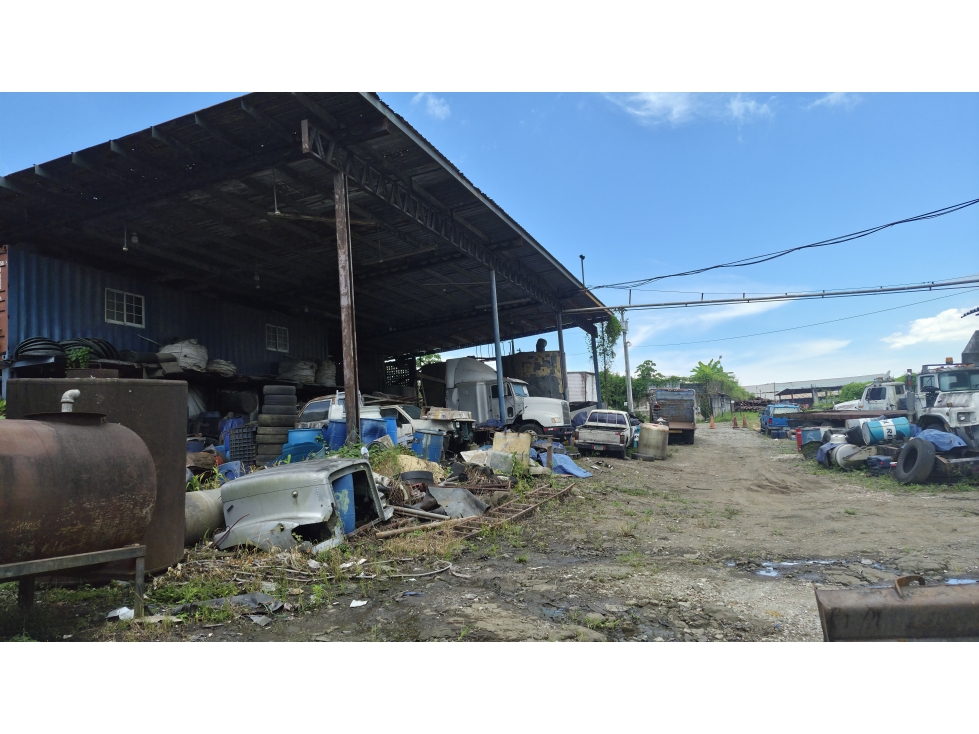 Terreno con Galera Comercial/Industrial C2, Las Mañanitas 4,568 m² - 2