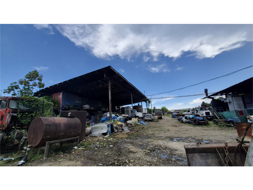 Terreno con Galera Comercial/Industrial C2, Las Mañanitas 4,568 m² - 1