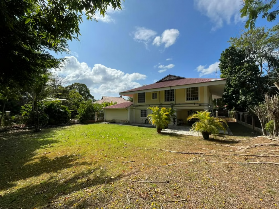 Venta de casa de 2 niveles en Diablo, Ancón. MY — foto 2