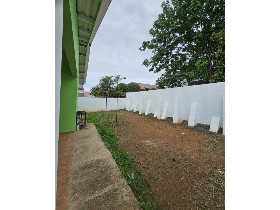 Alquiler de casa amoblada en Brisas de Guayacanes, Chitré - 2