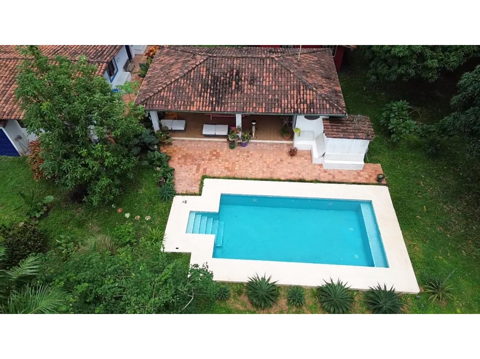 Venta de casa con piscina en Pedasí - 4