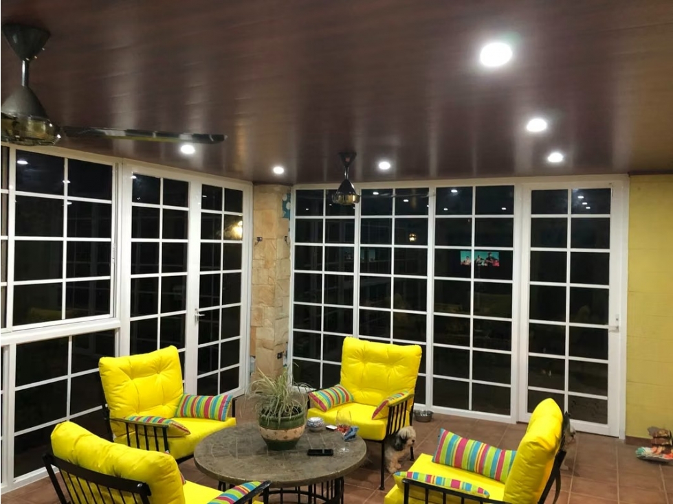 Venta de Casa Amoblada en Villas de Howard. MY - 3