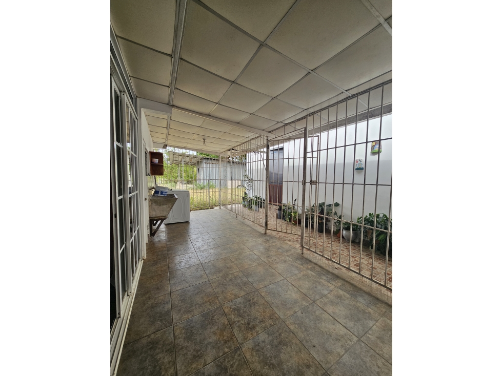 Alquiler de casa en barriada Los Pinos, Las Tablas - 3