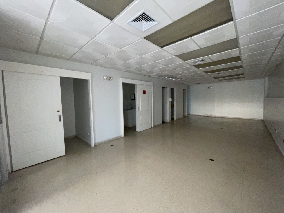 Alquiler de local comercial en Av. Balboa — foto 4
