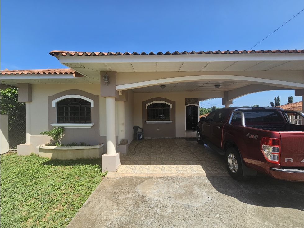 Venta de Casa en Residencial Blass Tello, Chitré. MB