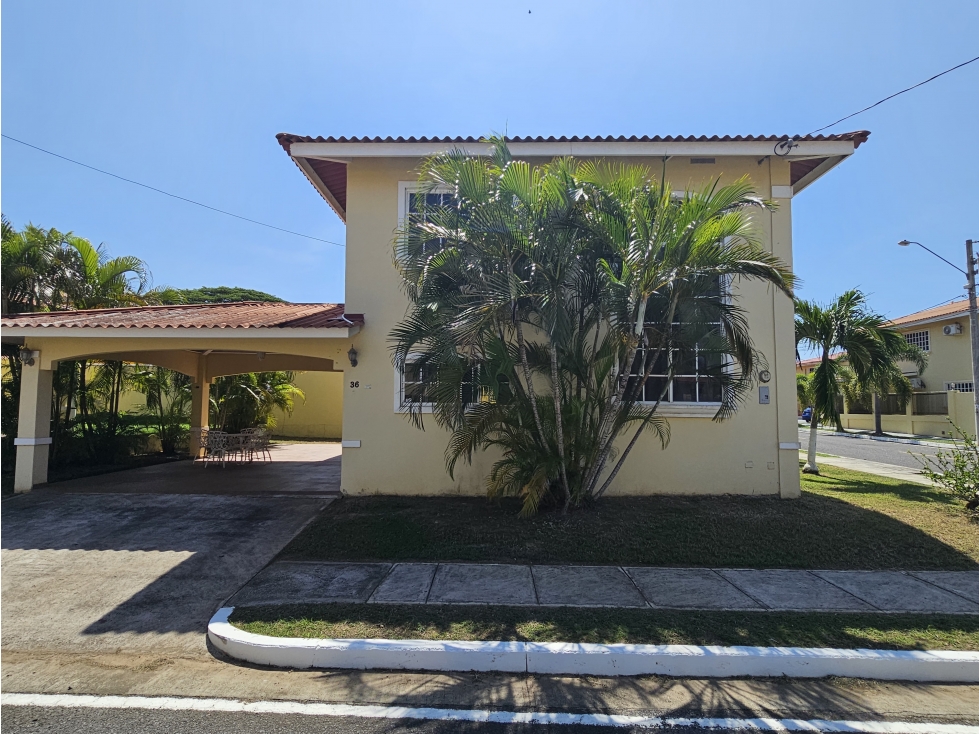 Venta de casa en Villas del Golf, Chitré. MB