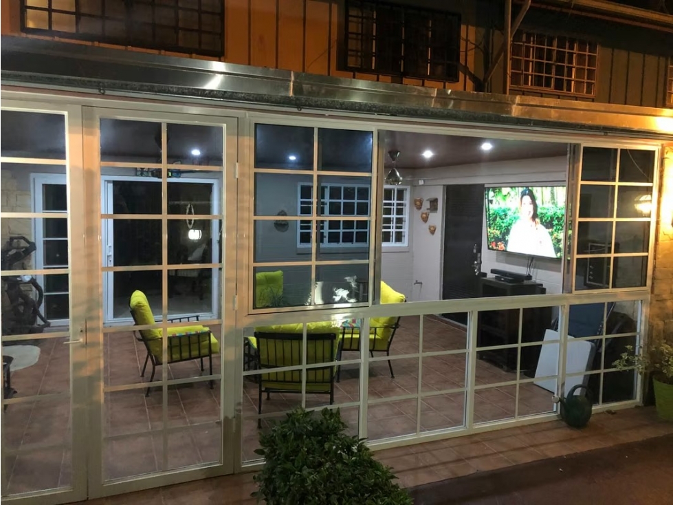 Venta de Casa Amoblada en Villas de Howard. MY - 4
