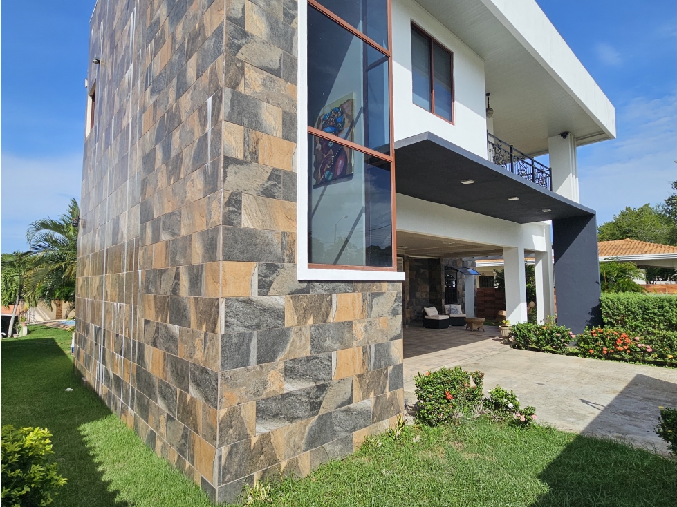 Venta de casa con piscina en Chitré, Herrera. MB — foto 2